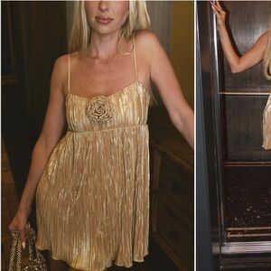 Show me your mumu gold dress never worn with tags!size medium!